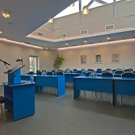 Krystal Hotel 3*