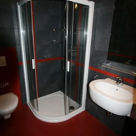 Hotel Krystal 3*