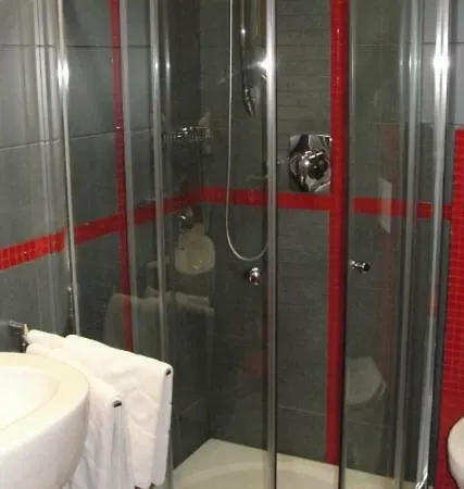 Krystal Hotel 3*