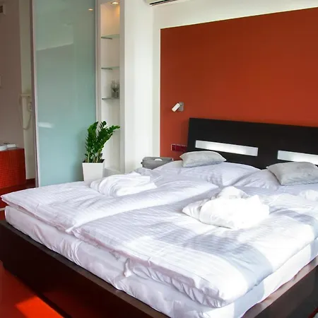 Hotel Krystal 3*