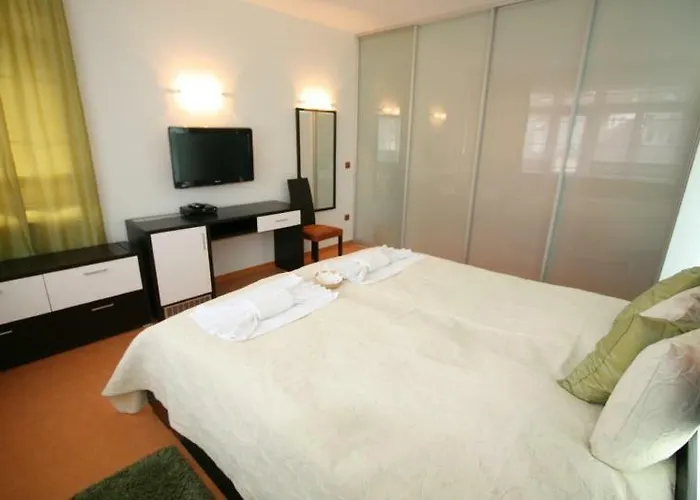 Krystal Hotell 3*